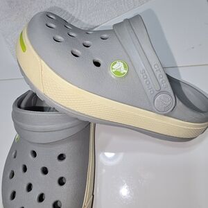Kids Size 6/7 CROCS Gray and Cream Clogs with Green Accents